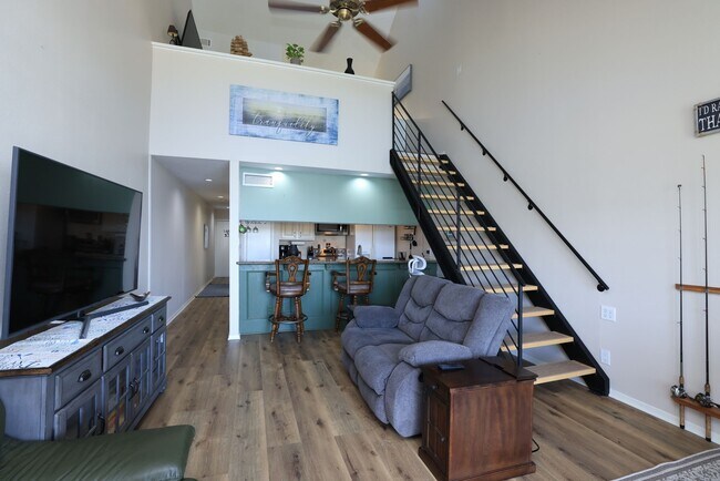 Foto del edificio - 12600 Melville Dr