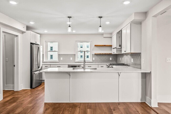 Building Photo - 1042 E Juneau Ave