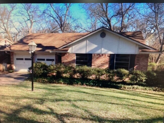 Building Photo - 8172 San Cristobal Dr