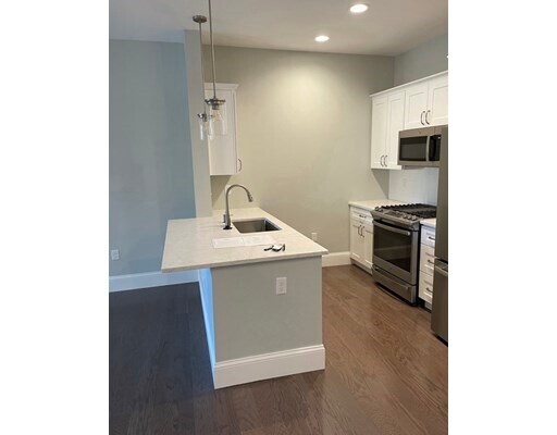 Building Photo - 52 Sanborn St