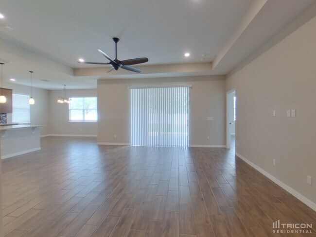 Foto del edificio - 13329 Lake Yale View Loop