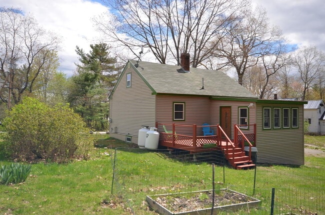 Building Photo - 731 College Ave