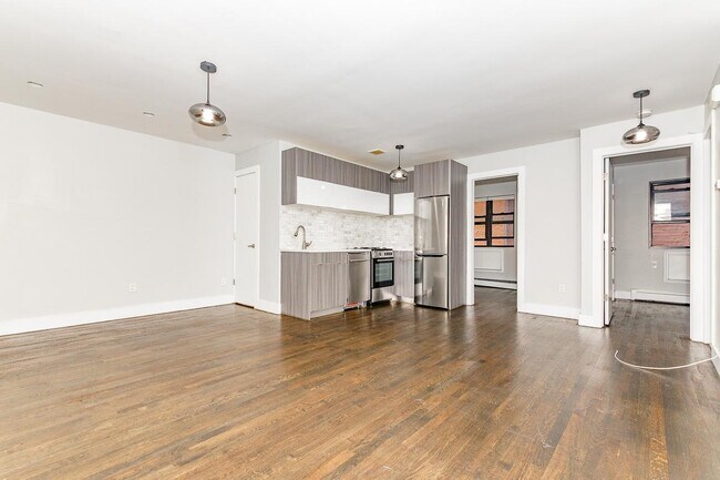 Building Photo - 207 Schaefer St