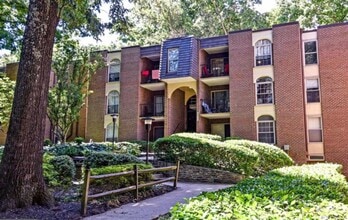 Building Photo - 3368 Woodburn Rd