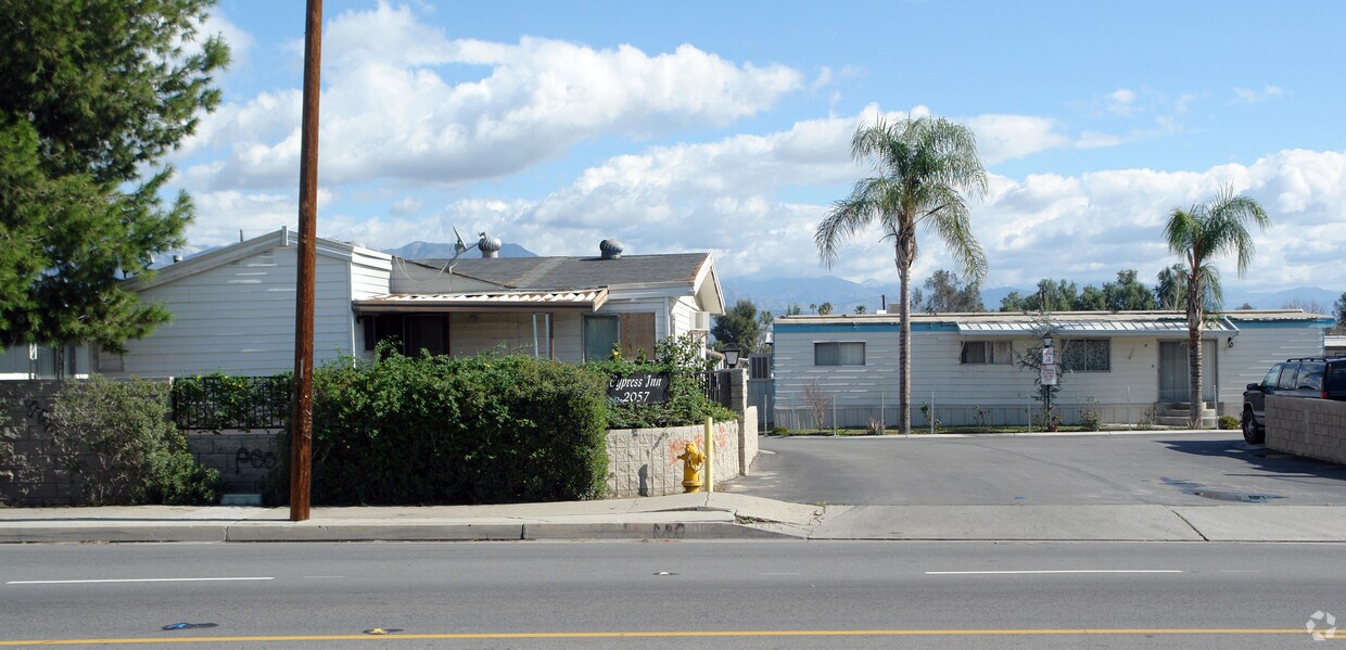 Cypress Inn Mobile Home Park Apartments in San Bernardino, CA