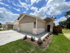 Building Photo - 9801 Grosbeak Ln