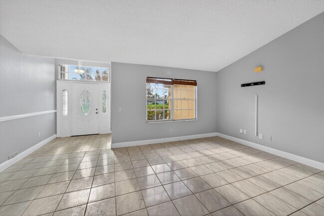 Foto del edificio - 6956 NW Jorgensen Rd