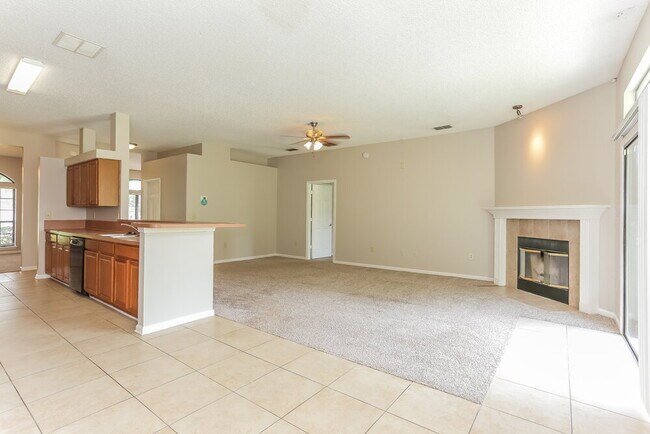 Building Photo - 925 Plumbridge Ct