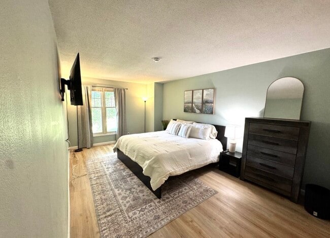 Building Photo - 2505 S Kiwanis Ave