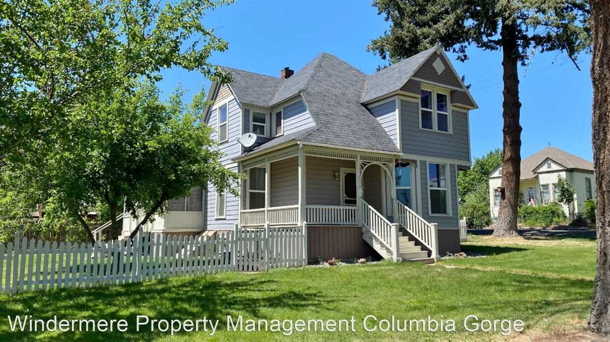 Primary Photo - 3 br, 1.5 bath House - 373 NE Williams St