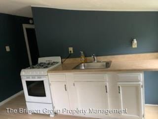 Building Photo - 3 br, 1 bath Apartment - 50 W Monroe Street