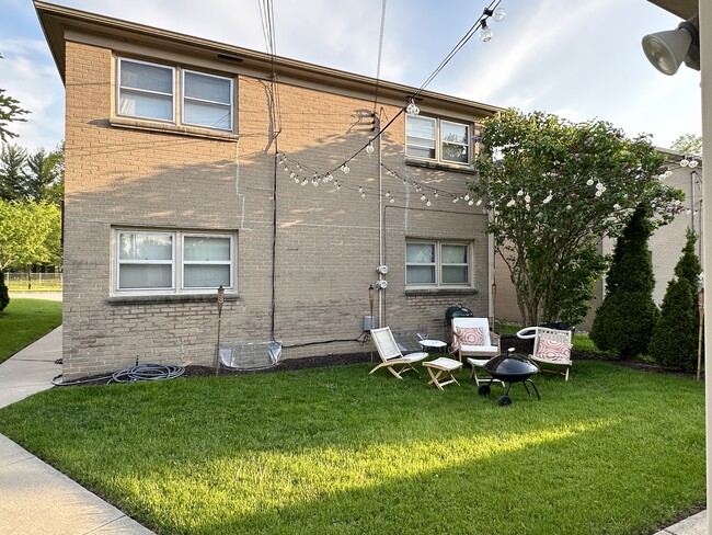 Building Photo - 9322 W Burleigh St