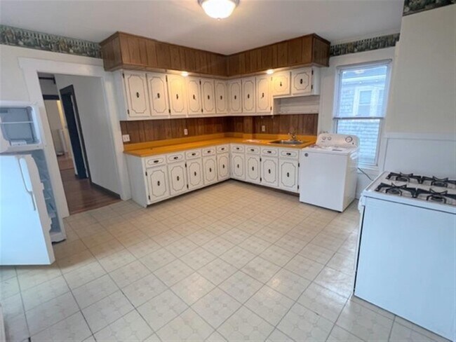 Building Photo - 543 Broadway