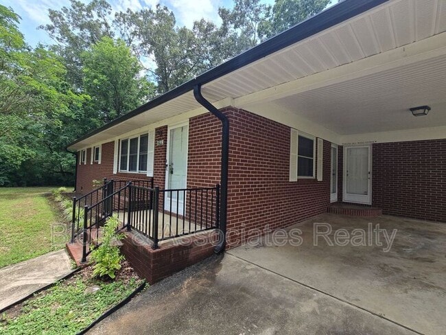 Building Photo - 199 Tabernacle Church Rd