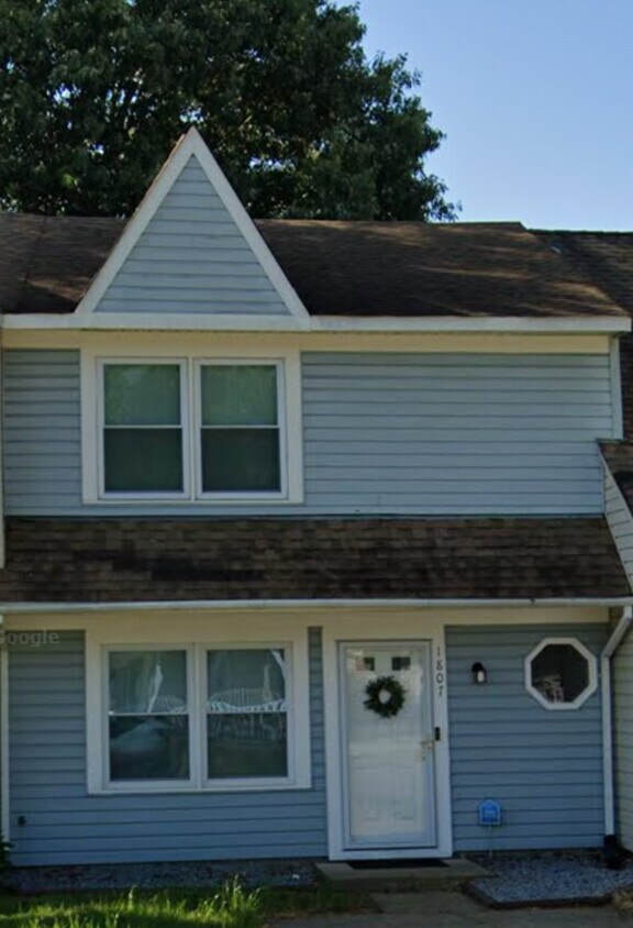 Foto principal - 1807 Carrollwood Cmn