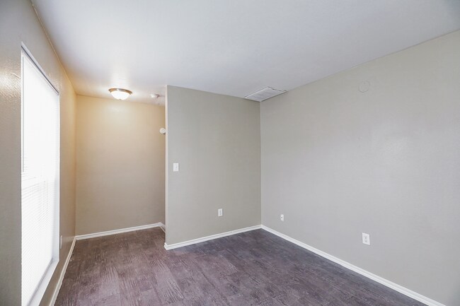 The Fredd Apartments San Antonio Tx Apartments Com