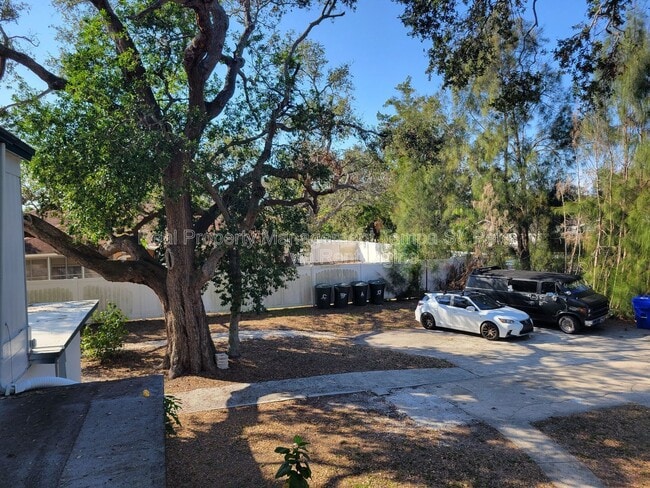 Building Photo - 643 Wisteria Ct