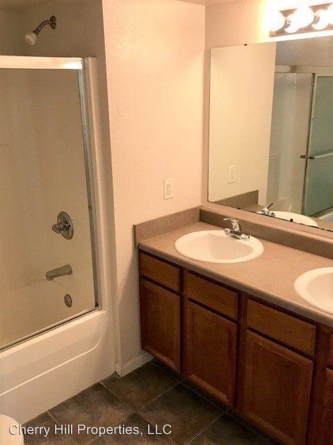 Building Photo - 4 br, 2 bath Room For Rent - 937 Mississippi
