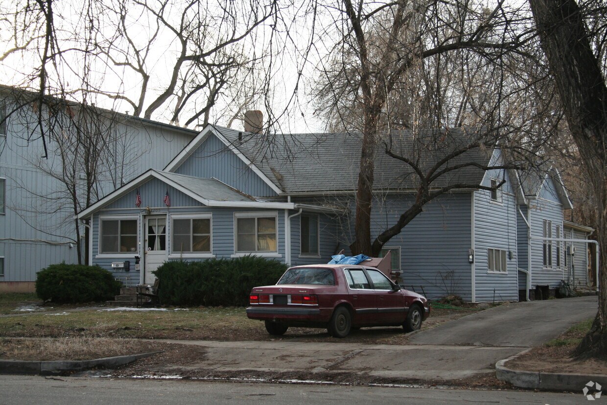 Building Photo - 205 N Sherwood St