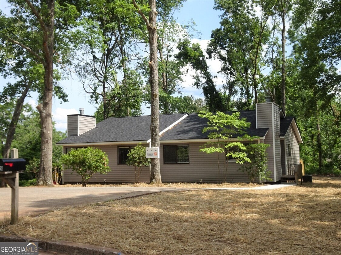 Primary Photo - 13 Oak Mt Dr