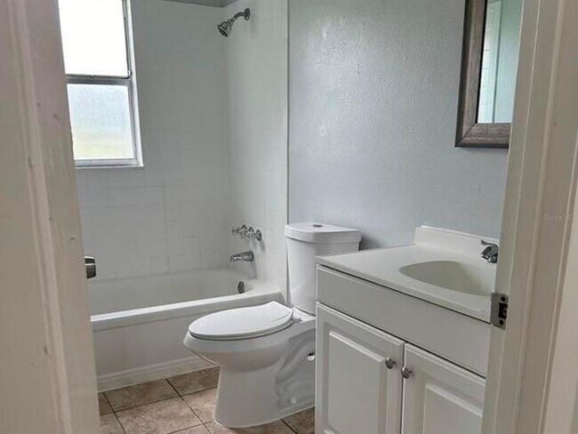 Foto del edificio - 709 Bryon Ct