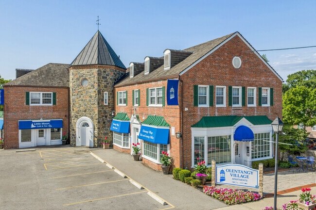 Leasing Office and Fitness Center - Olentangy Village