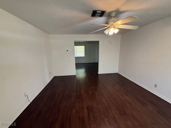 Foto del edificio - 2504 Lakeview Dr