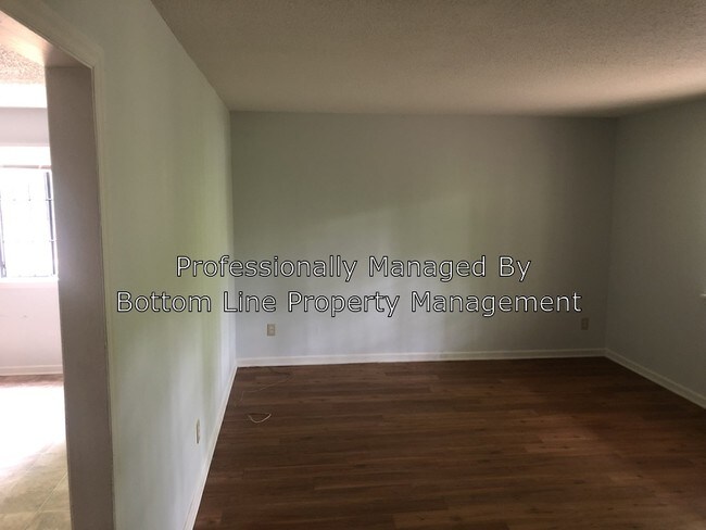 Building Photo - 6100 Bridlewood Ln
