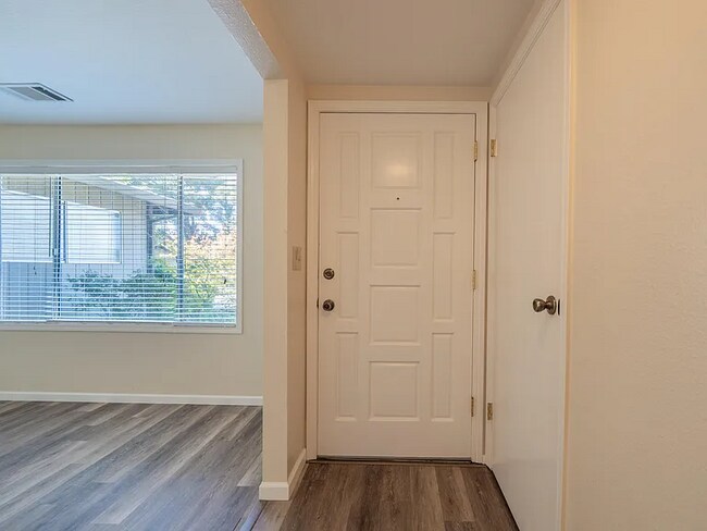 Foto del edificio - 1201 Echo Rd