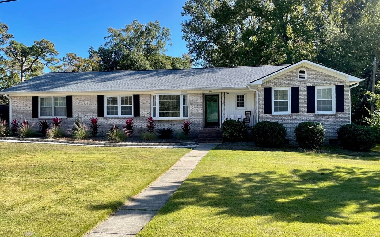 Primary Photo - 3 Bedroom Single Family Home in off Masonb...