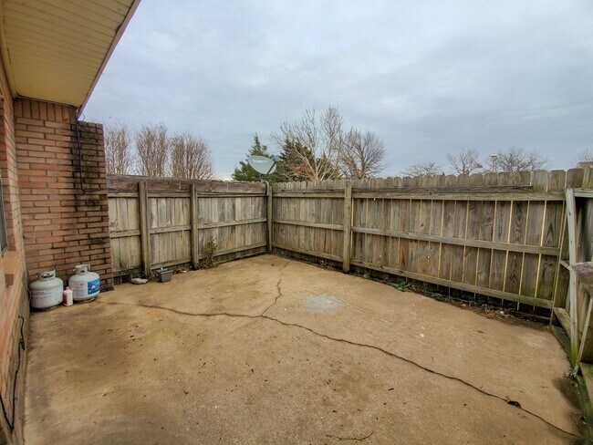 Foto del edificio - Cute 3 bedroom Townhome in Shawnee!