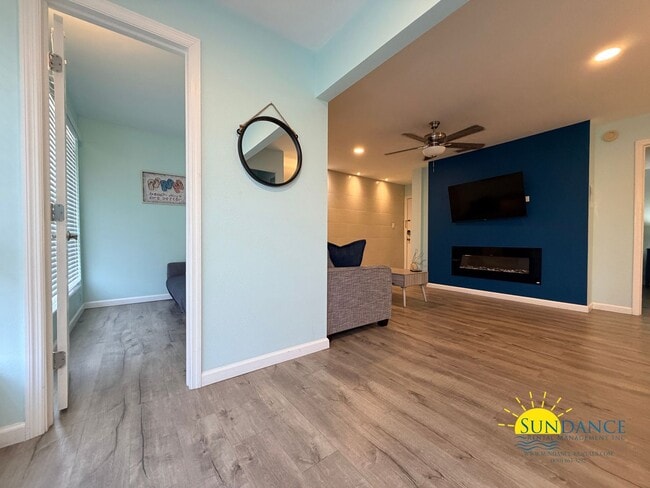 Building Photo - 4000 Gulf Terrace Dr