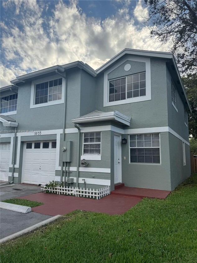 Foto principal - 5033 SW 123rd Ter