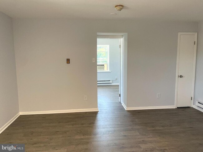 Foto del edificio - 5130 Pennell Rd