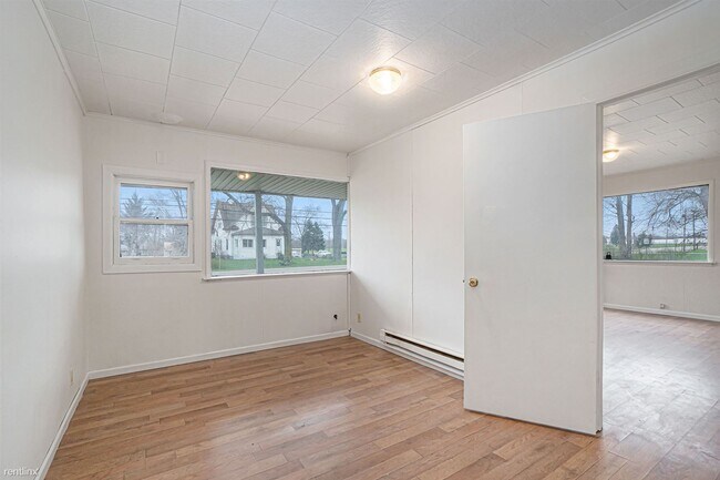 Building Photo - 2 br, 1 bath Duplex - 62733 Red Arrow Hwy ...