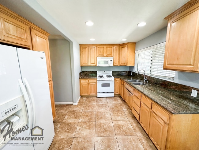 Building Photo - 664 Kaylyn Way
