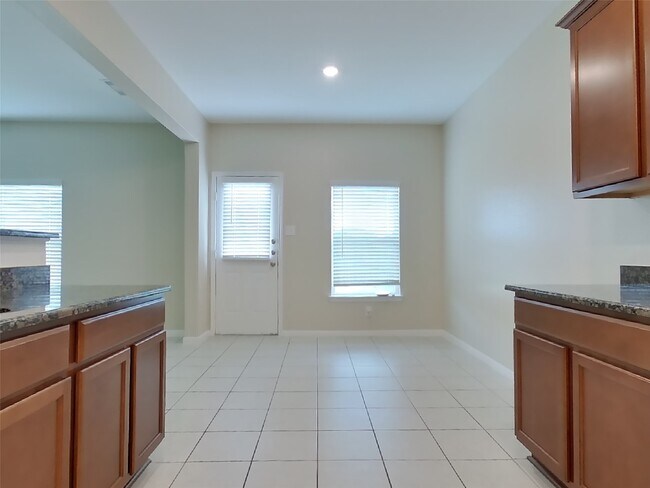 Building Photo - 536 Red Dusk Paint Dr