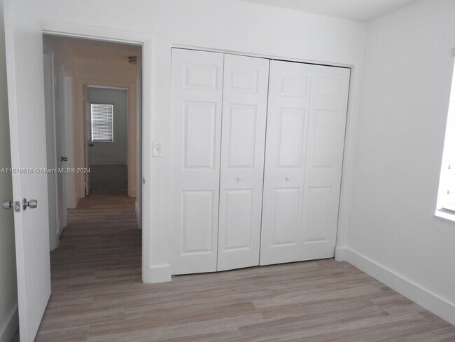 Foto del edificio - 12470 SW 106th St