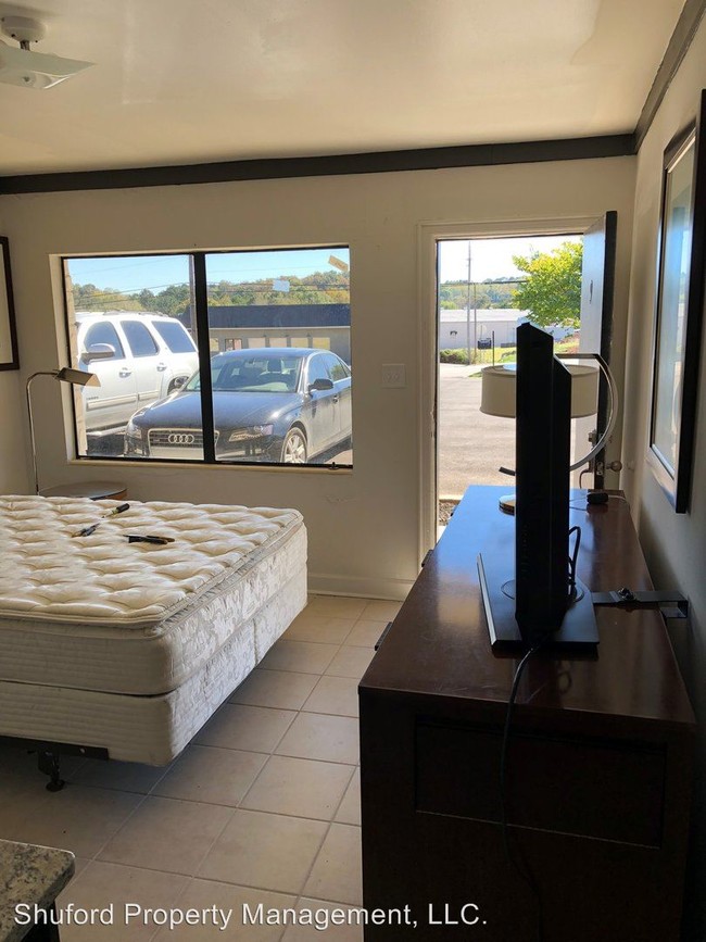 Foto del edificio - 1 br, 1 bath Apartment - 1300 S Lee Highway