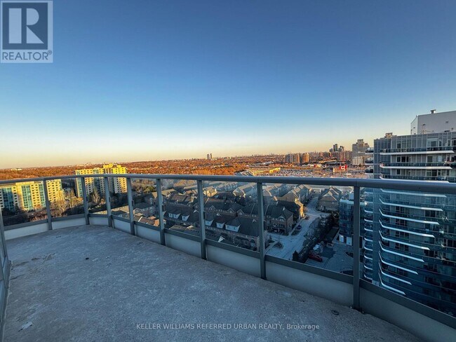 Photo du bâtiment - 9471 Yonge St