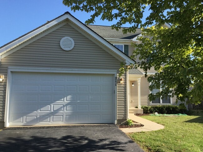 Foto del edificio - 211 Tanglewood Ct