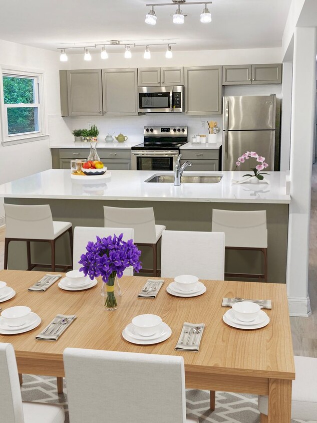 Building Photo - Beautiful Rancher - 3 Bed / 1.5 Bath - Gre...