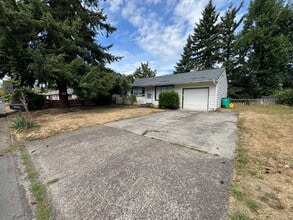 Building Photo - 16947 SE Mill St