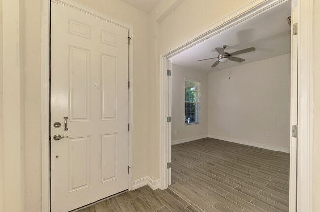 Foto del edificio - 4400 Conchfish Ln