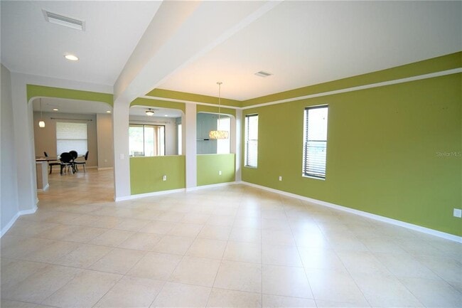 Building Photo - 32125 Garden Alcove Loop