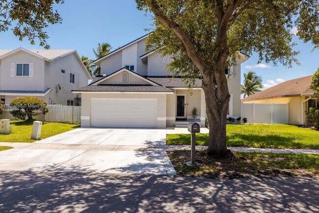 Building Photo - 9650 SW 9th Ct