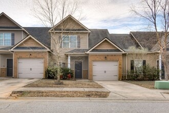 Building Photo - 917 Erika Ln