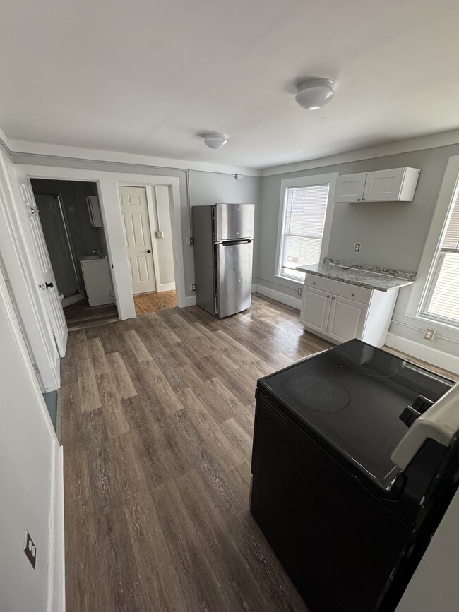 Building Photo - 177 Saint John St