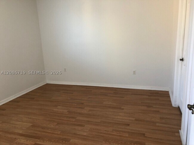 Foto del edificio - 218 NW 12th Ave