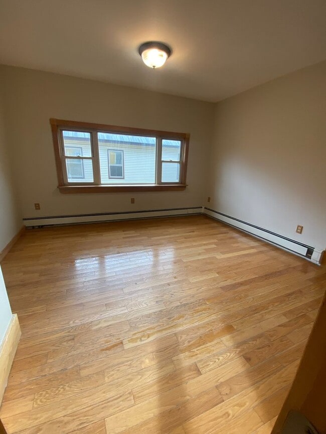 Building Photo - 345 Houghton St